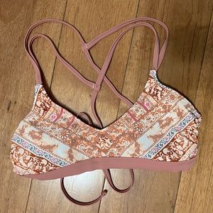 Patterned swimsuit top
